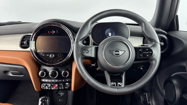 MINI Hatchback 1.5 Cooper Exclusive 3dr Auto Petrol Hatchback